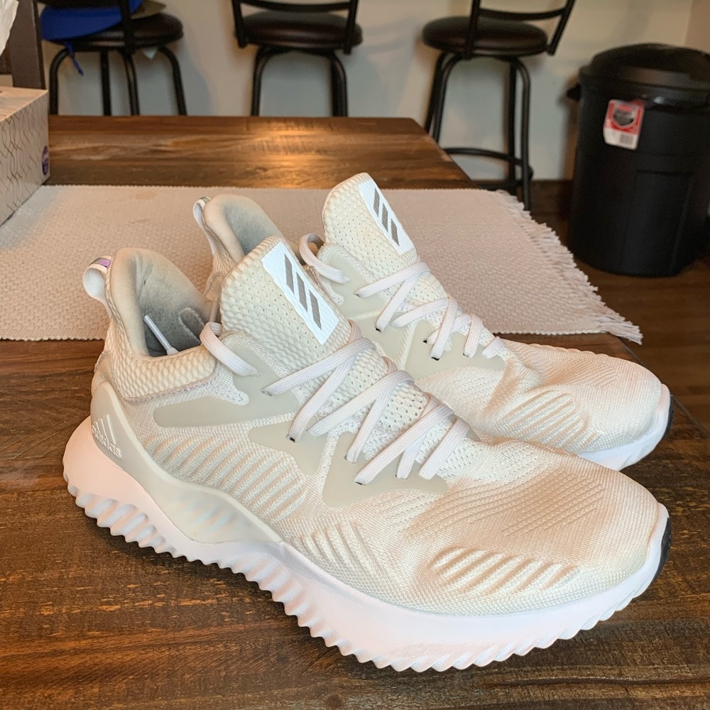 Adidas Alpha Bounce tennis shoes sneakers
